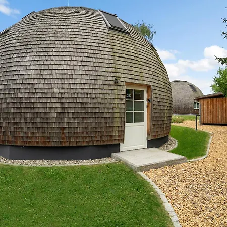 Holiday home Kugelhaus Eos - Sonnengekuesstes In Organischer Bauweise Am Seeufer Wustrow (Penzlin)