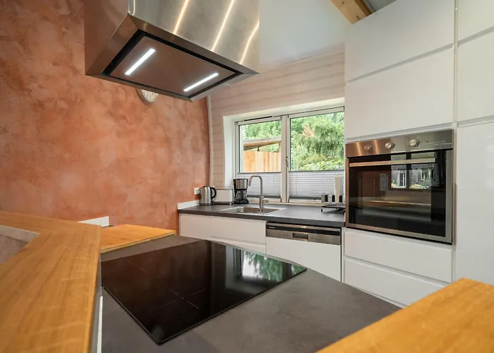 Kugelhaus Eos - Sonnengeküsstes In Organischer Bauweise Am Seeufer Ferienhaus *