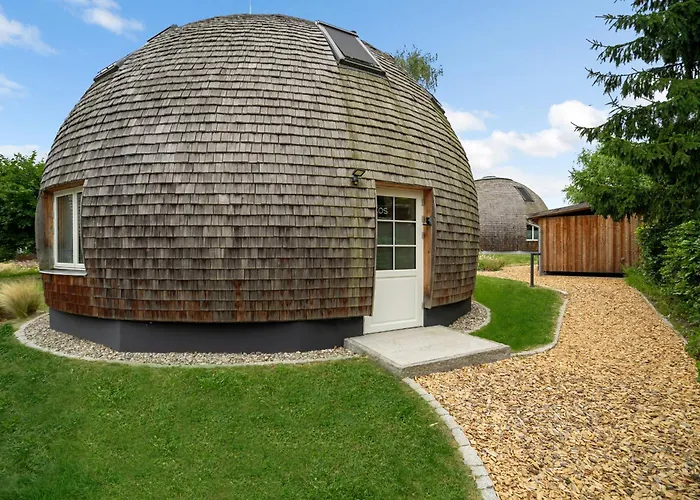 Ferienhaus Kugelhaus Eos - Sonnengeküsstes In Organischer Bauweise Am Seeufer Penzlin