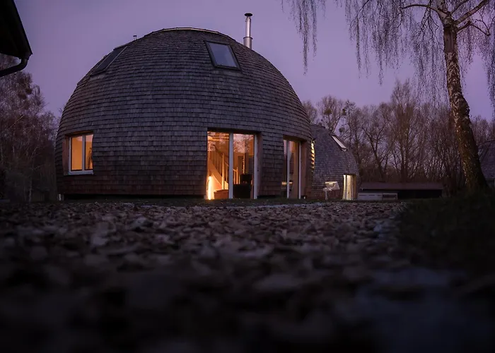 Ferienhaus Kugelhaus Eos - Sonnengeküsstes In Organischer Bauweise Am Seeufer